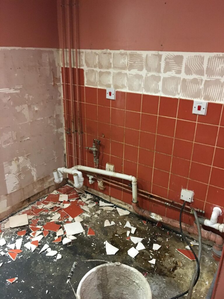 Beefeater Potwash Wet Area - Making a Mess