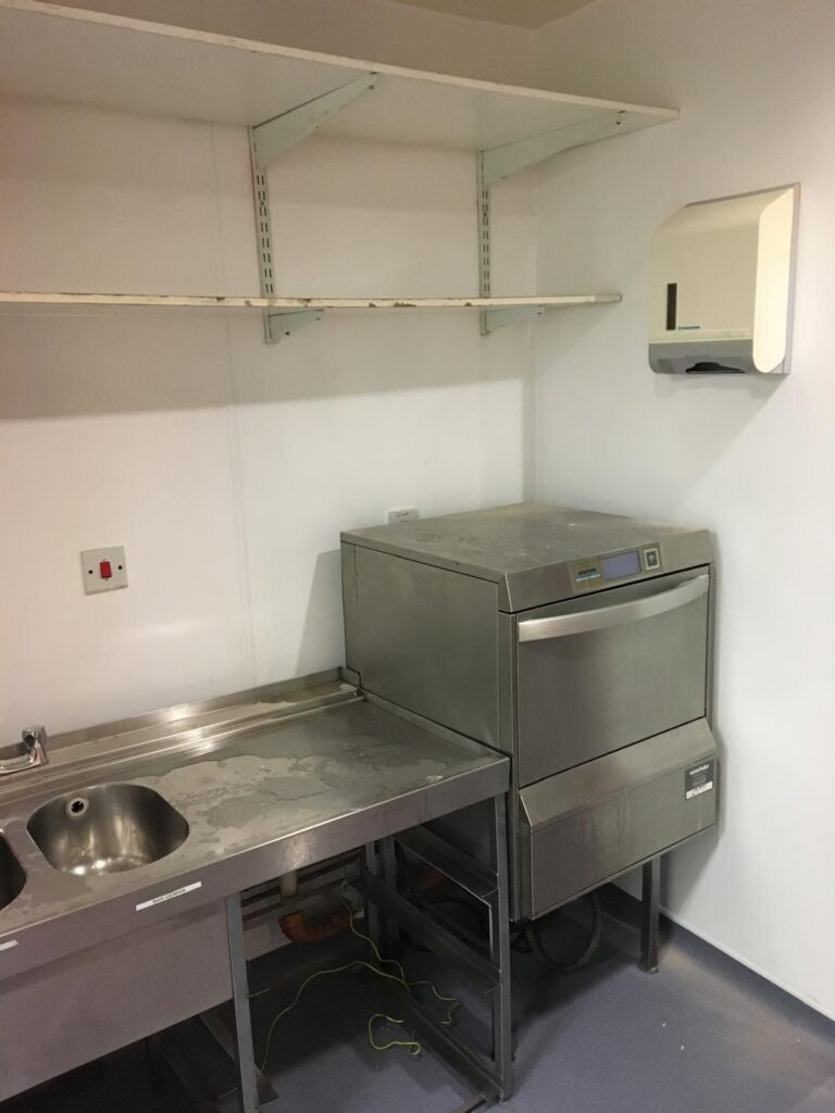 Beefeater Potwash Wet Area - Finished